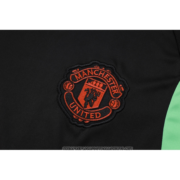 Tracksuit
 Manchester United 2023-2024 Short Sleeve
 Black
 - Shorts
